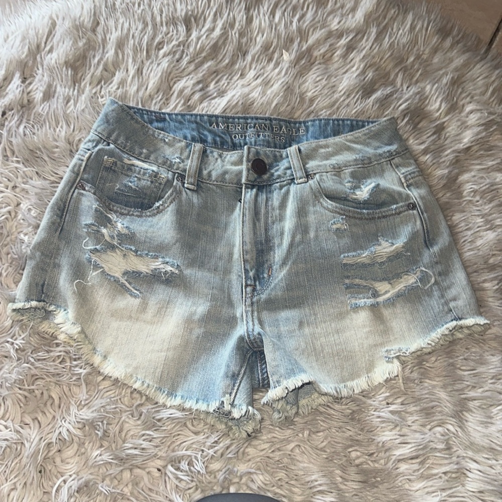 NWT American Eagle frayed denim shorts size 4